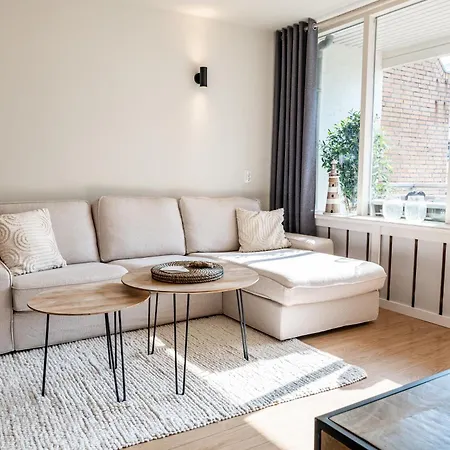 Aan Zee Apartment